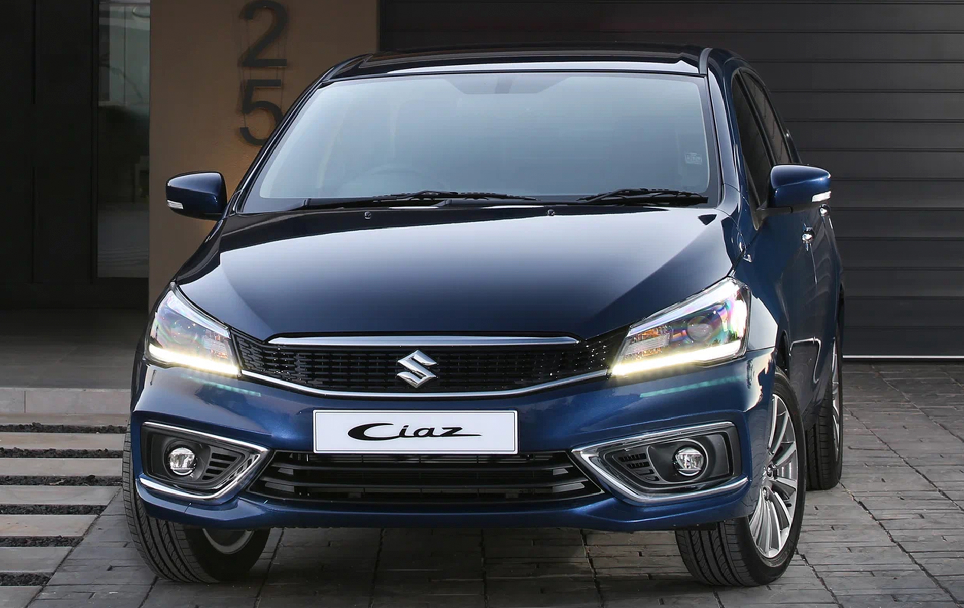 AG: предложение на { brand|capitalize }} Ciaz