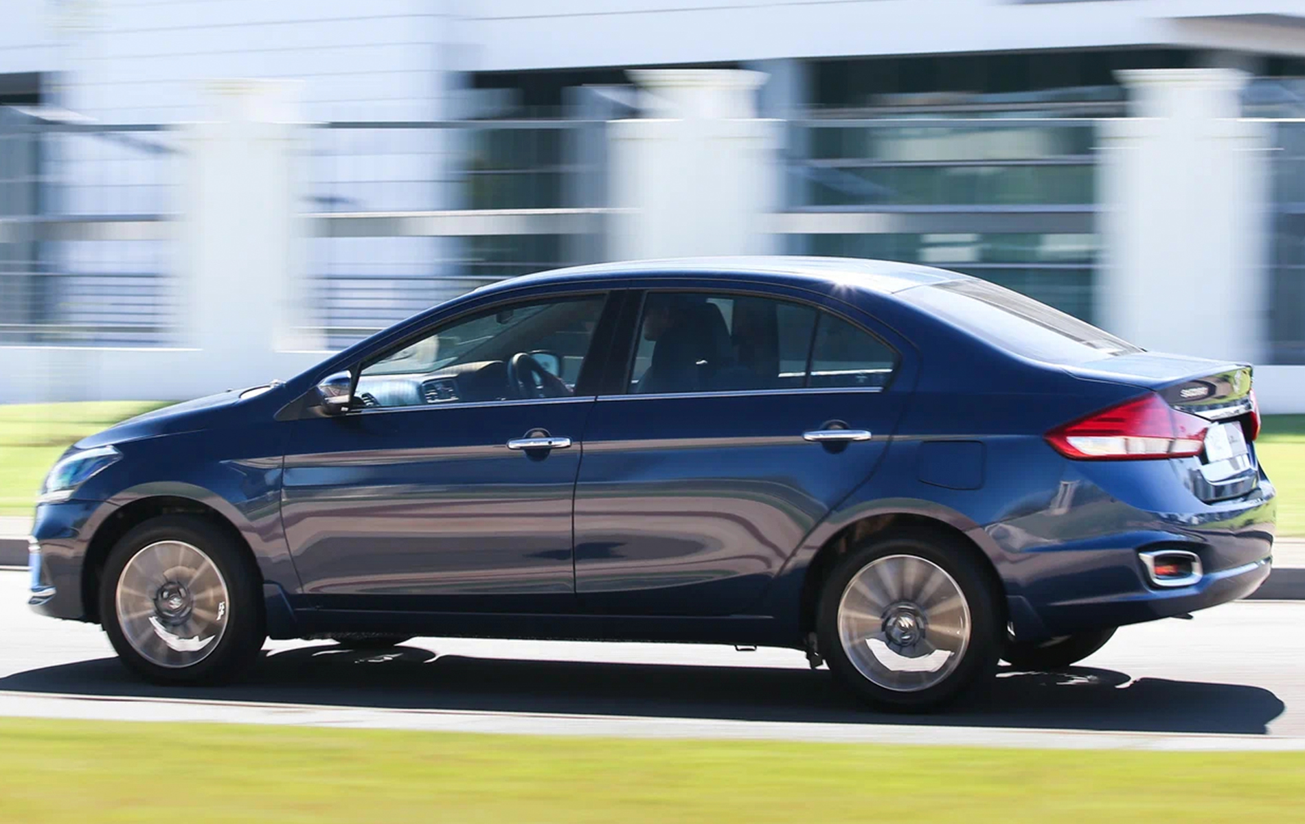 AG: предложение на { brand|capitalize }} Ciaz