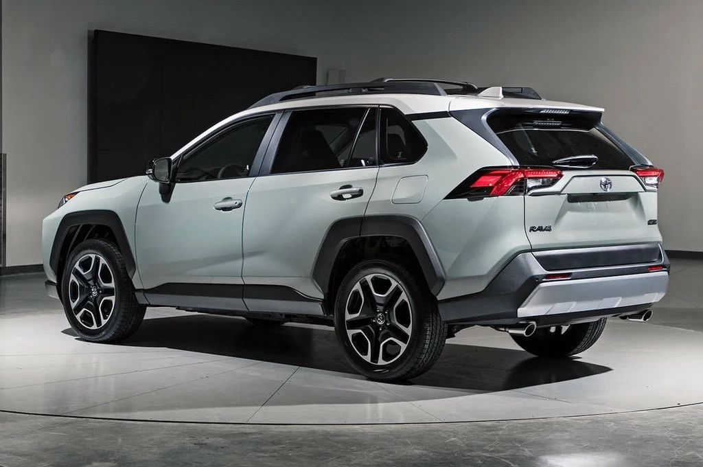 AG: предложение на { brand|capitalize }} Rav4