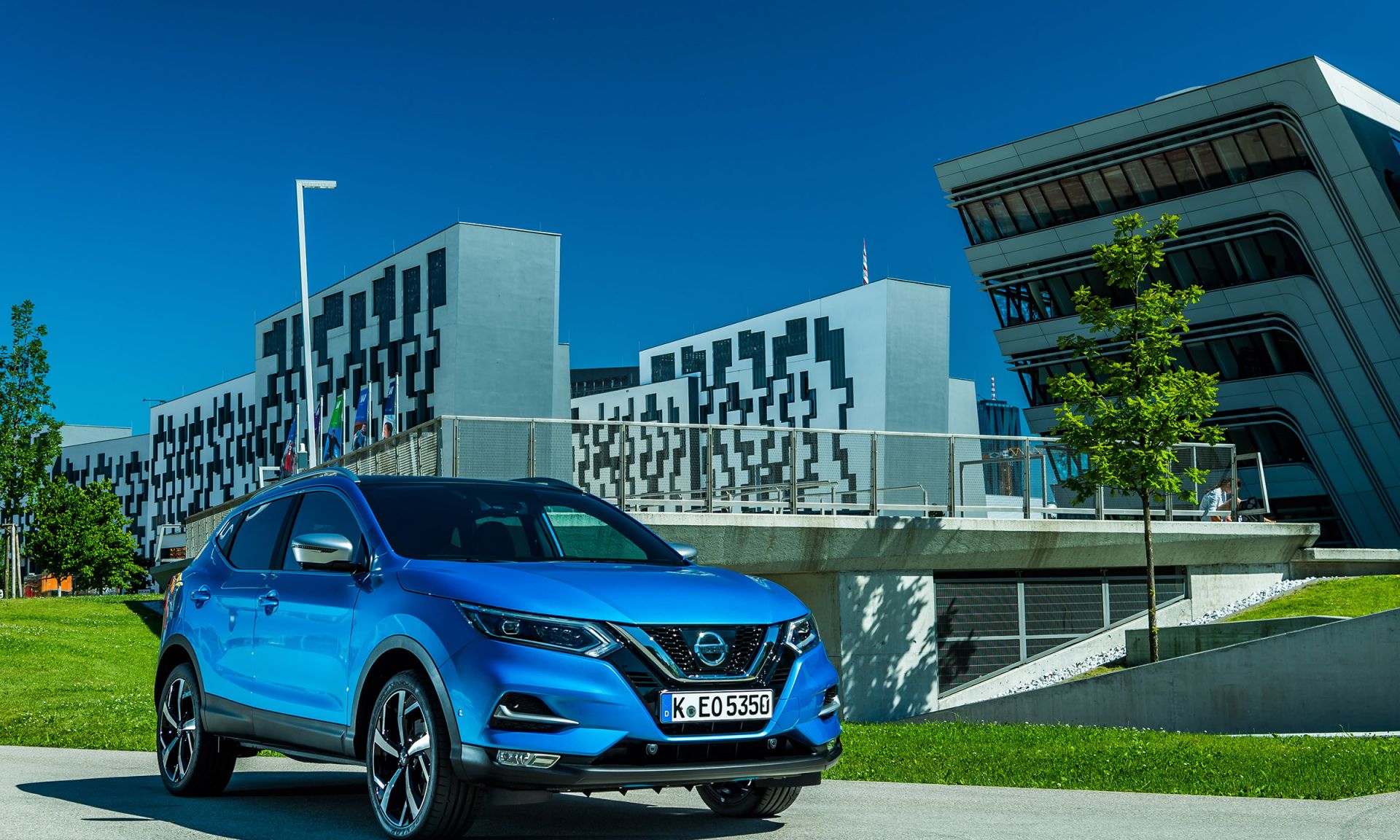 AG: предложение на { brand|capitalize }} Qashqai