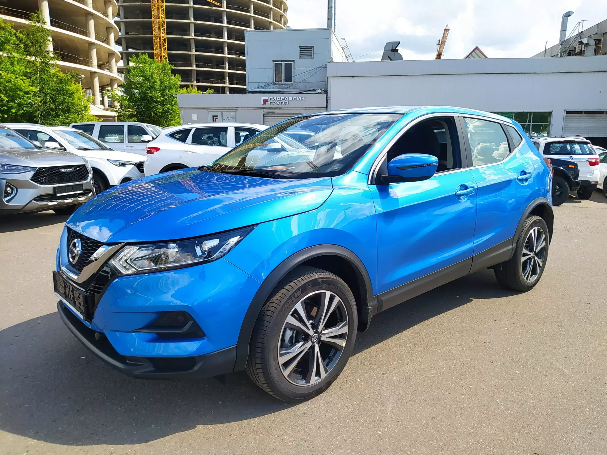 AG: предложение на { brand|capitalize }} Qashqai