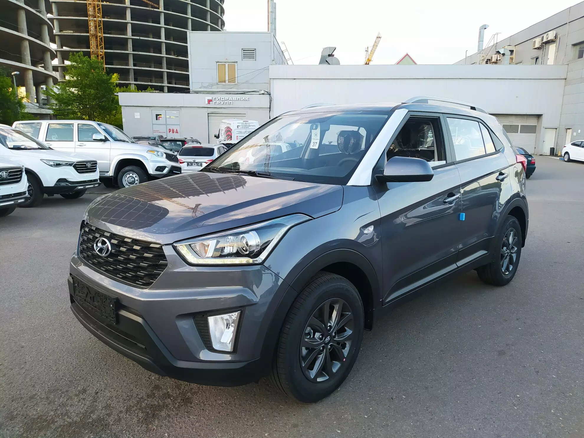 AG: предложение на { brand|capitalize }} Creta 2021