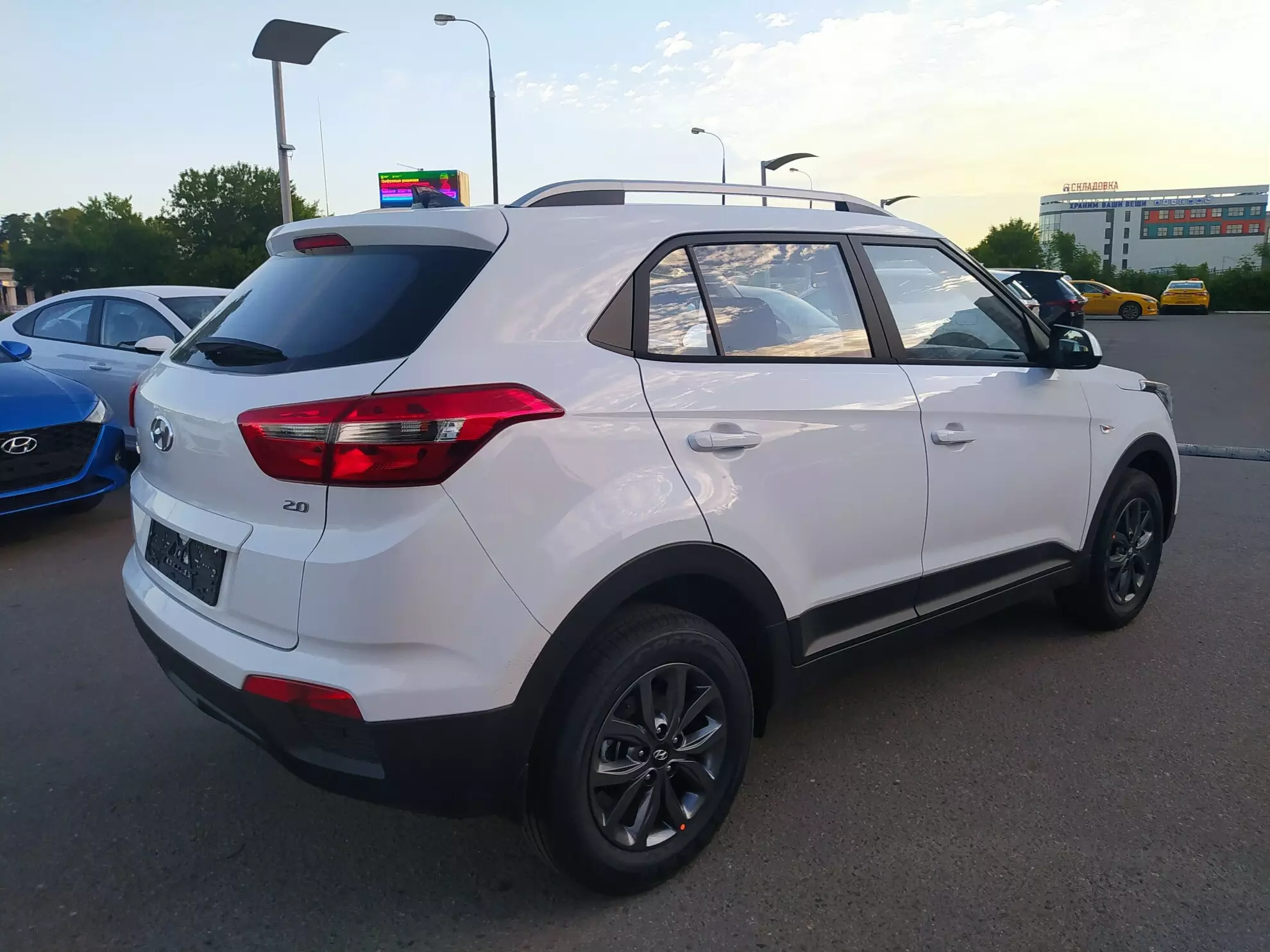AG: предложение на { brand|capitalize }} Creta 2021