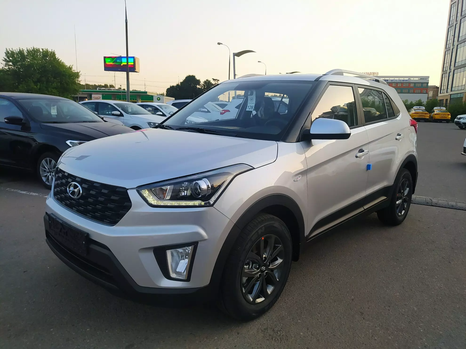 AG: предложение на { brand|capitalize }} Creta 2021