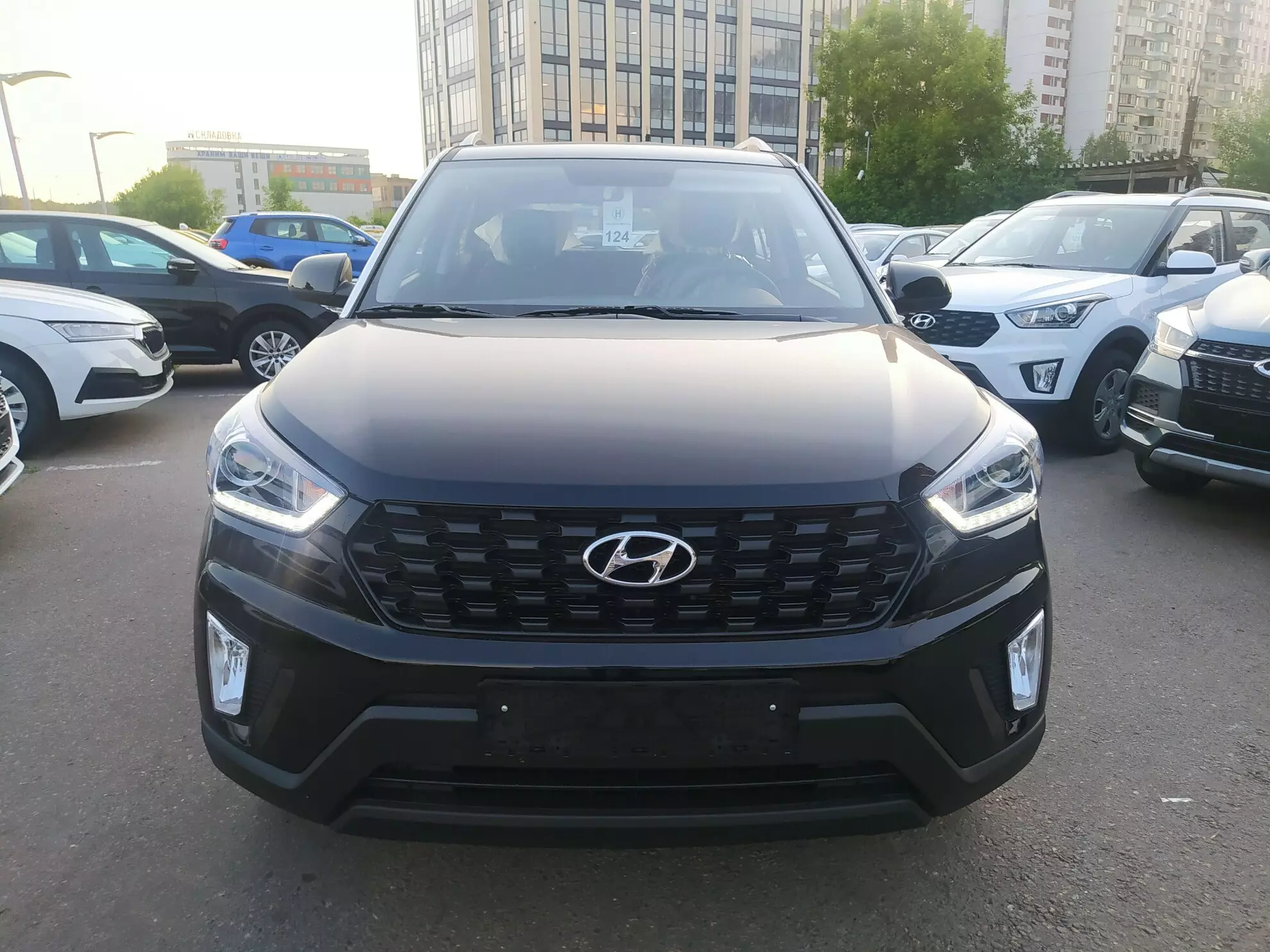AG: предложение на { brand|capitalize }} Creta 2021