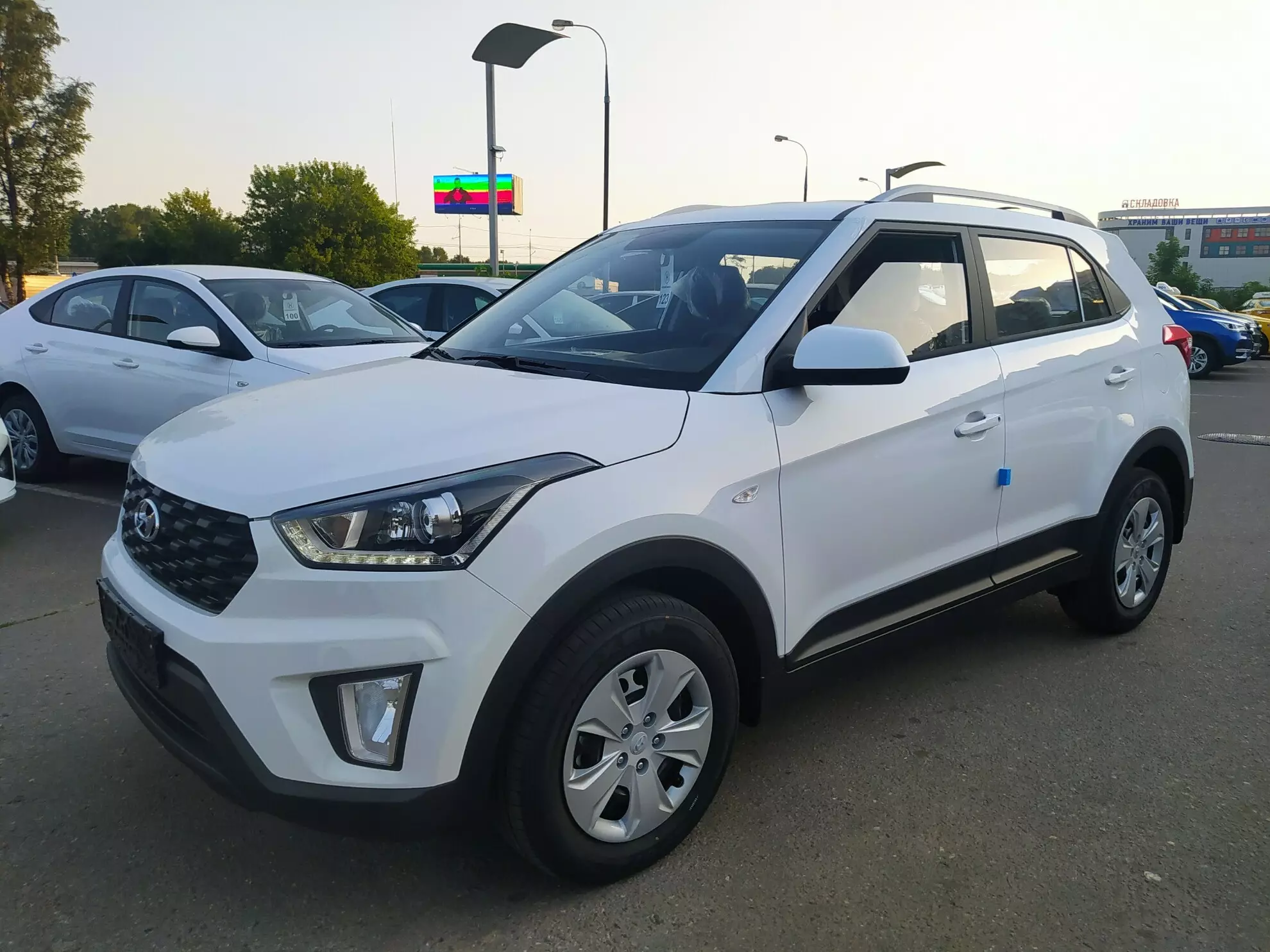 AG: предложение на { brand|capitalize }} Creta 2021