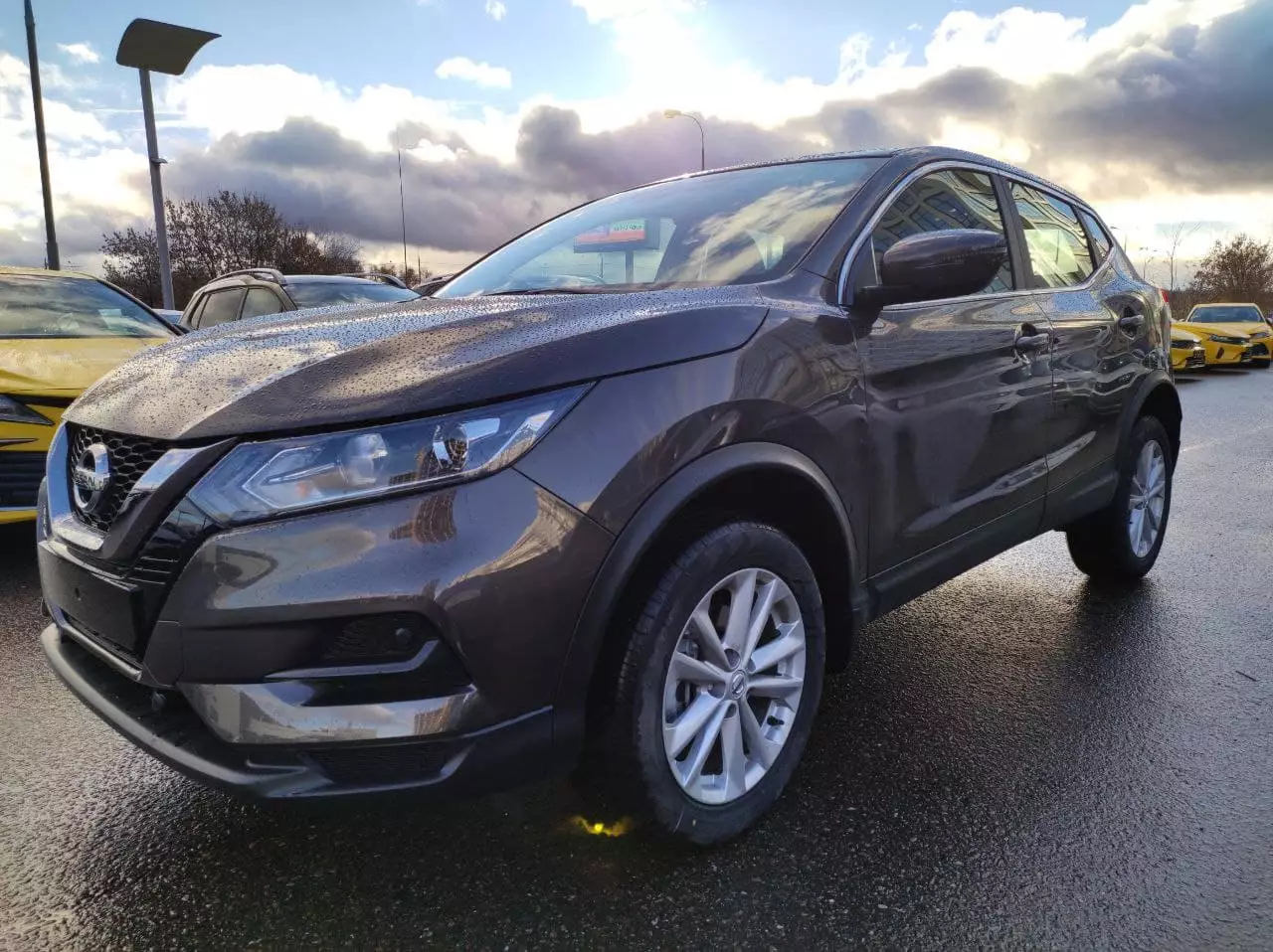 AG: предложение на { brand|capitalize }} Qashqai