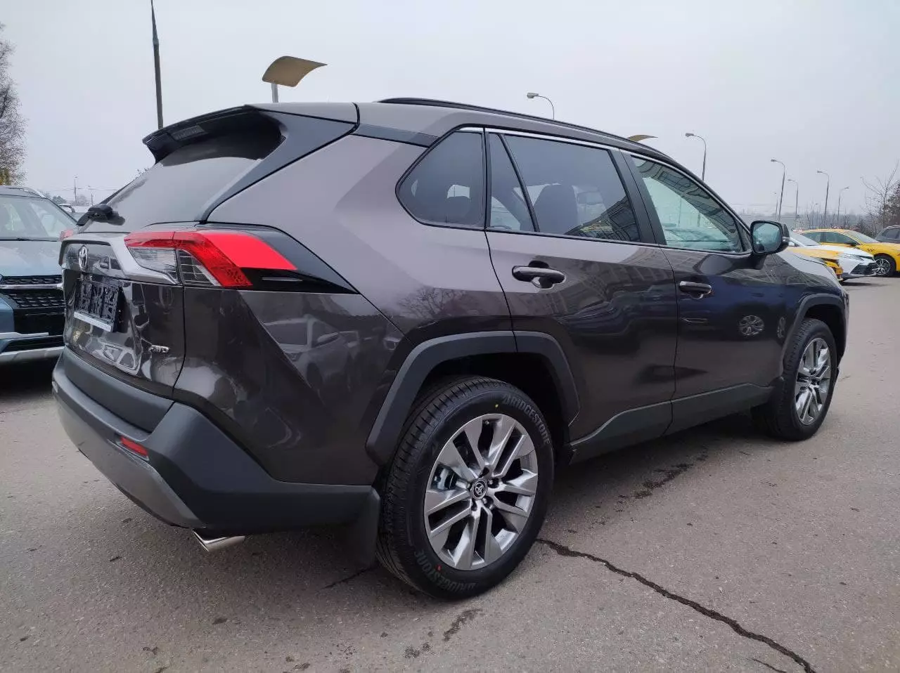 AG: предложение на { brand|capitalize }} Rav4