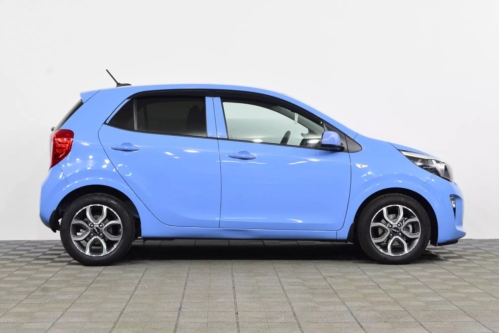 AG: предложение на { brand|capitalize }} Picanto