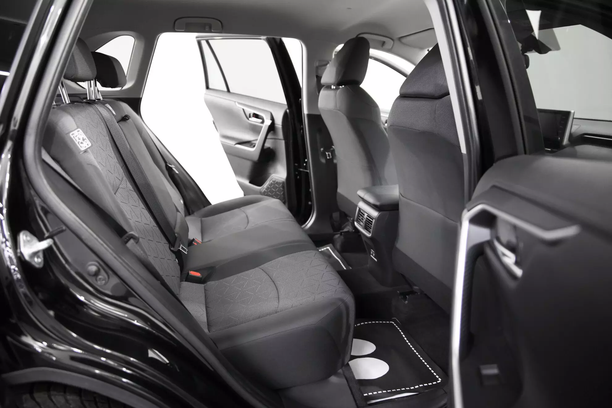 AG: предложение на { brand|capitalize }} Rav4