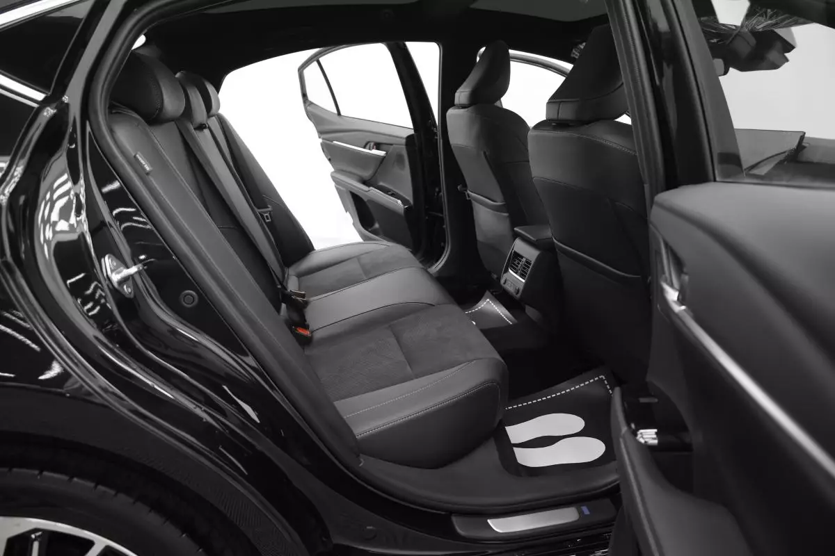 AG: предложение на { brand|capitalize }} Camry