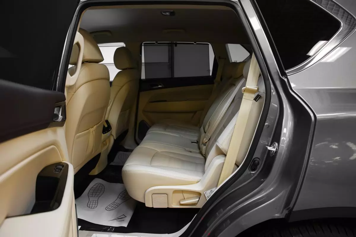 AG: предложение на { brand|capitalize }} Rexton