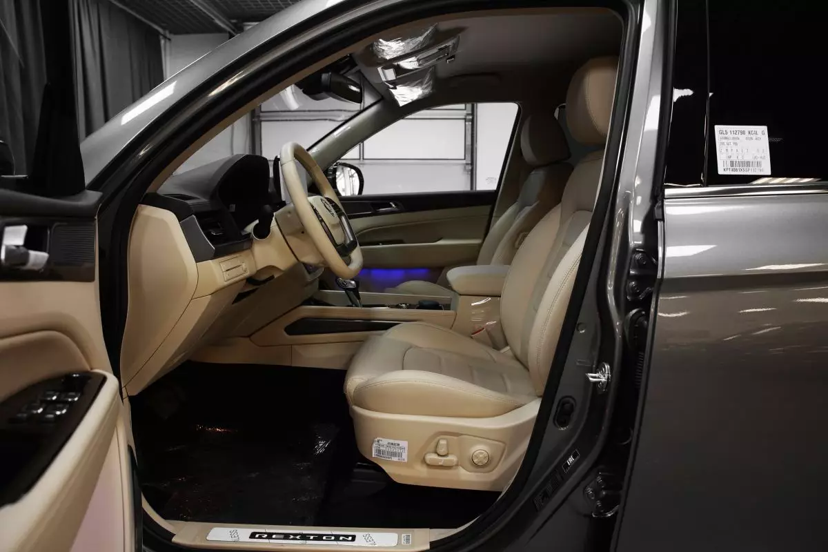 AG: предложение на { brand|capitalize }} Rexton