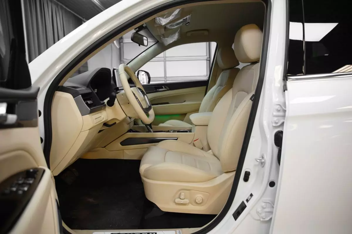 AG: предложение на { brand|capitalize }} Rexton
