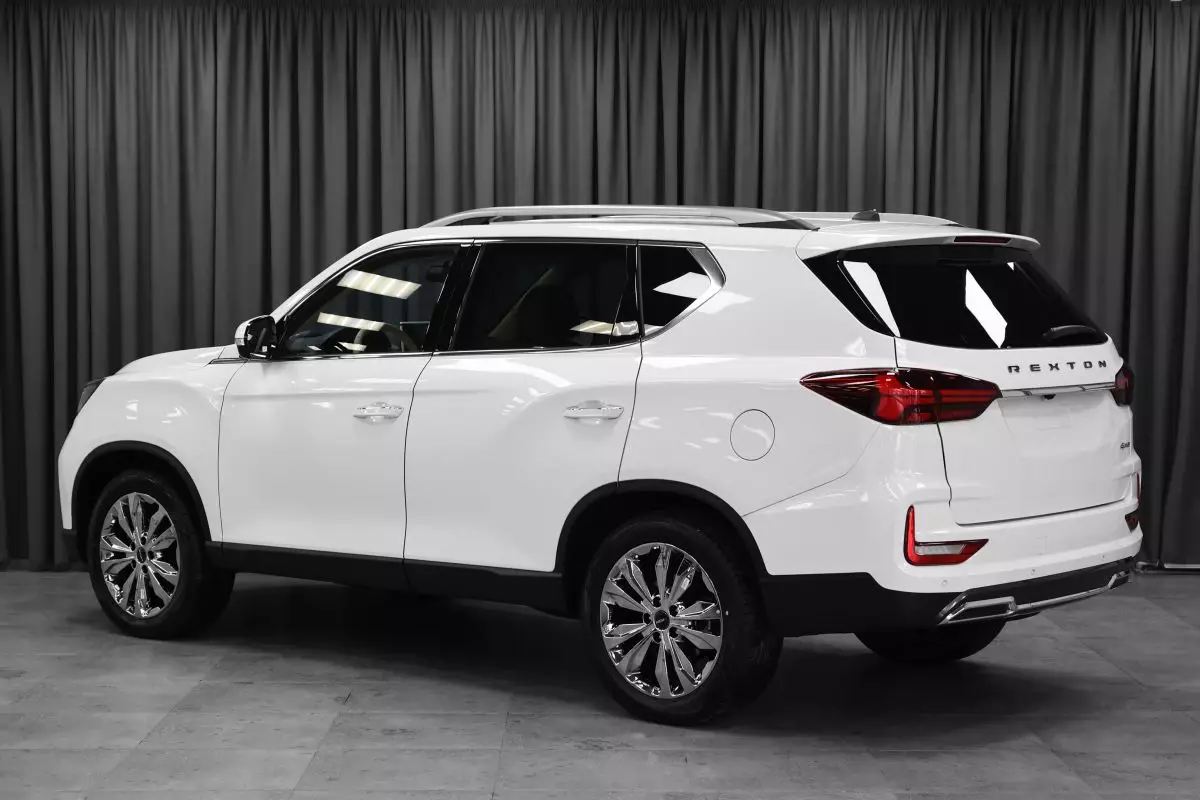 AG: предложение на { brand|capitalize }} Rexton